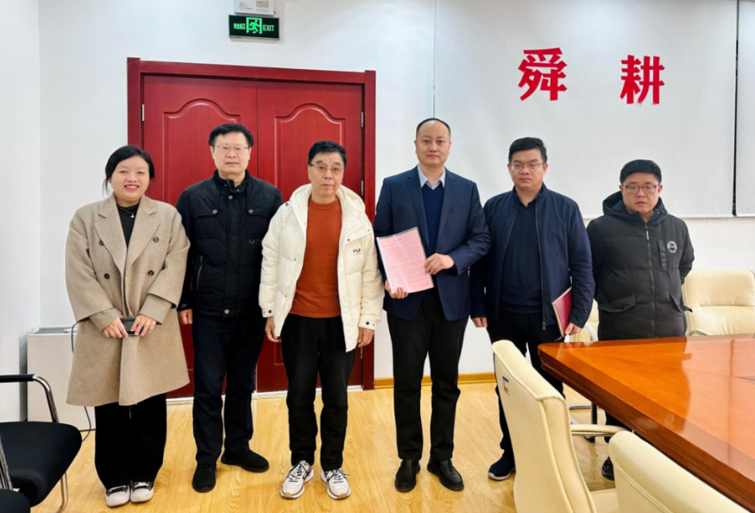 9、天阳树小区居民向街道社区送来感谢信.jpg