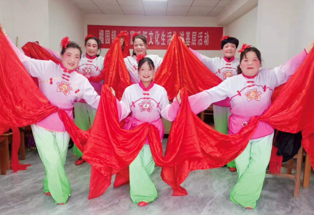 朱村艺术团狮子龙灯表演队.jpg