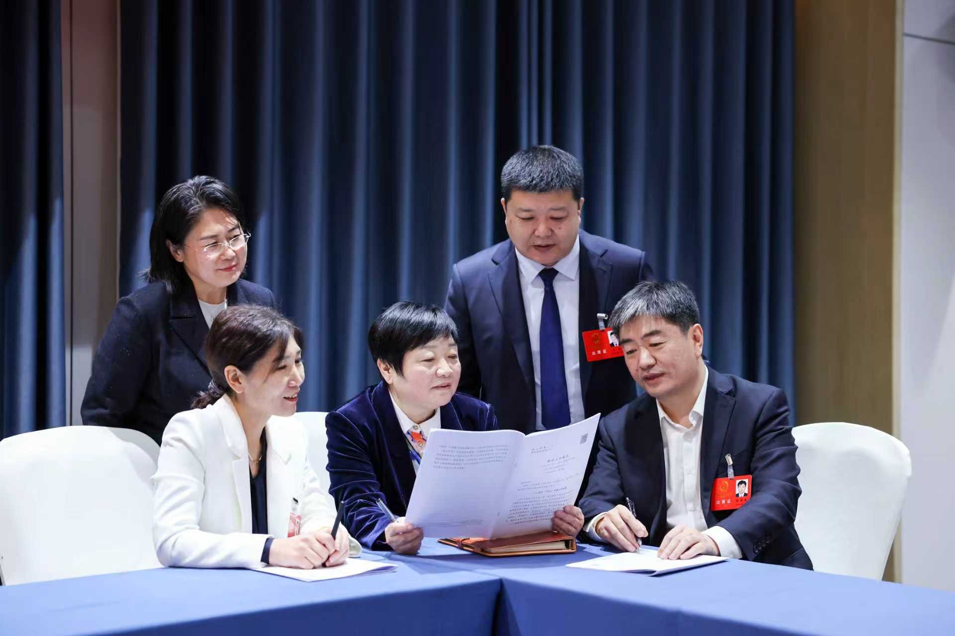 岱青海蓝绘盛景  奋楫扬帆启新程