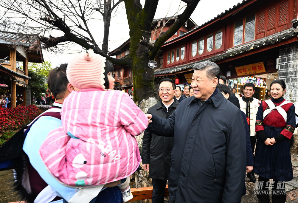 习近平在云南丽江市考察调研9.jpg