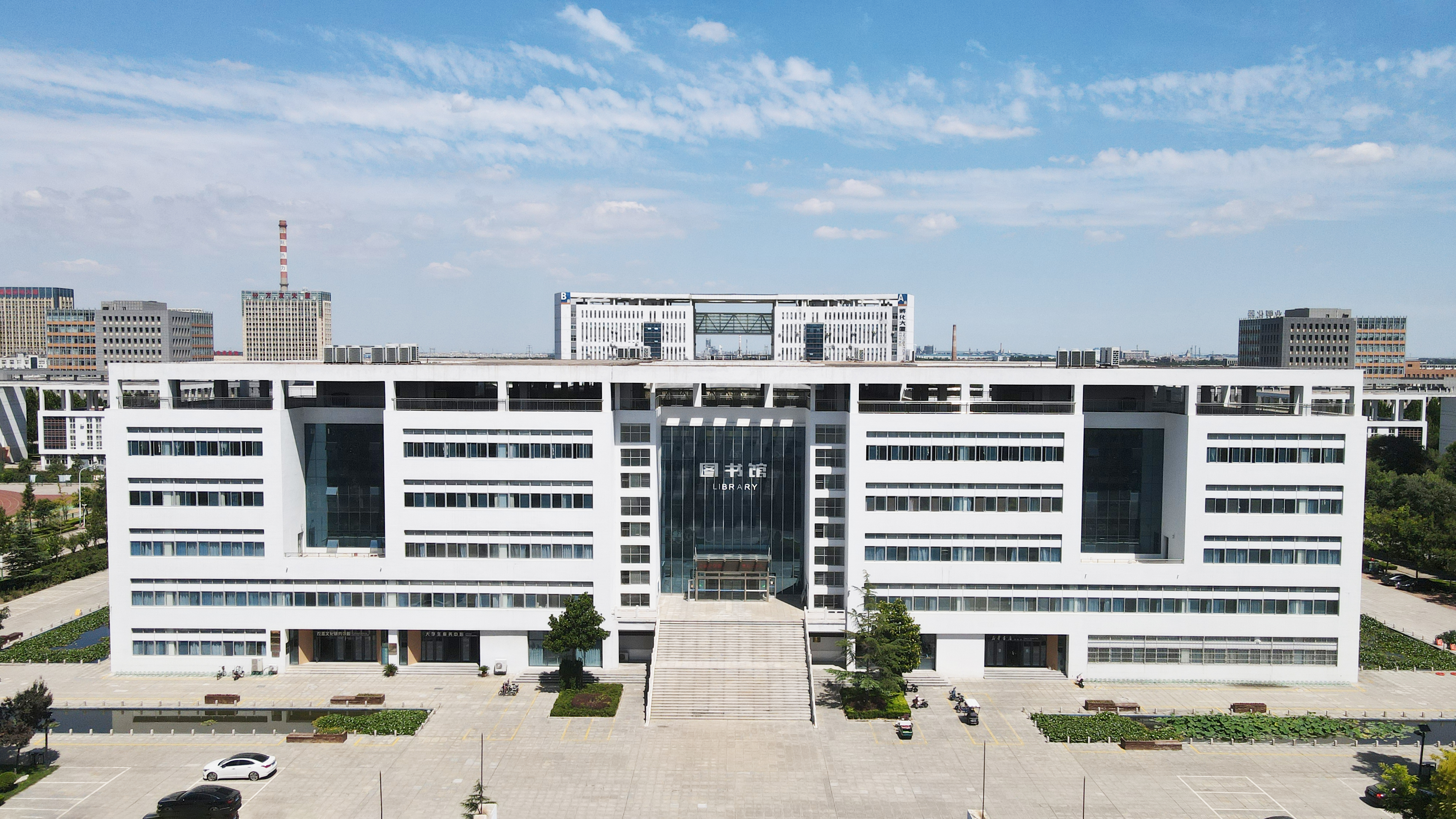 潍坊科技学院校园内景